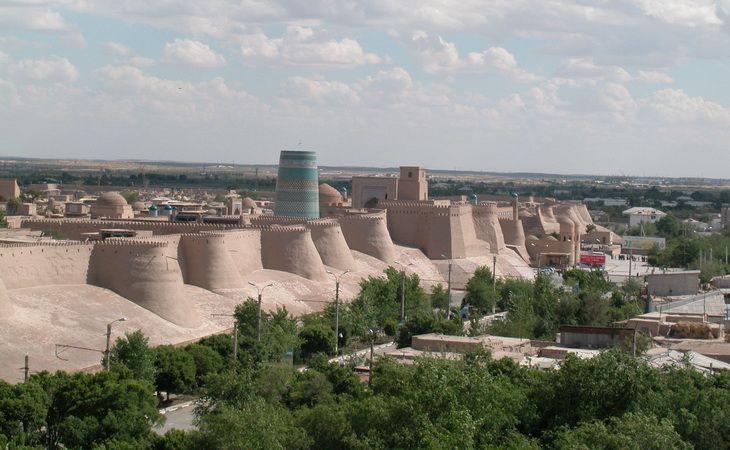 Ичан-Кала в Хиве: что посмотреть, цены на экскурсии и режим работы (полный гид 2026)