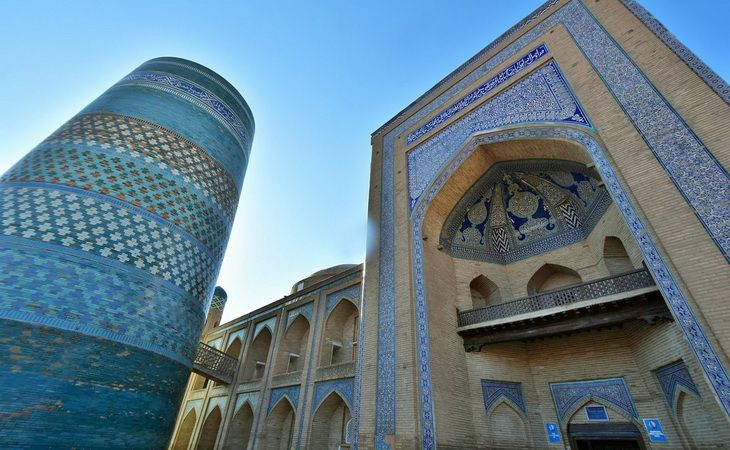 Минарет Кальта-Минор в Хиве — история, экскурсии, цены и режим работы (2026)