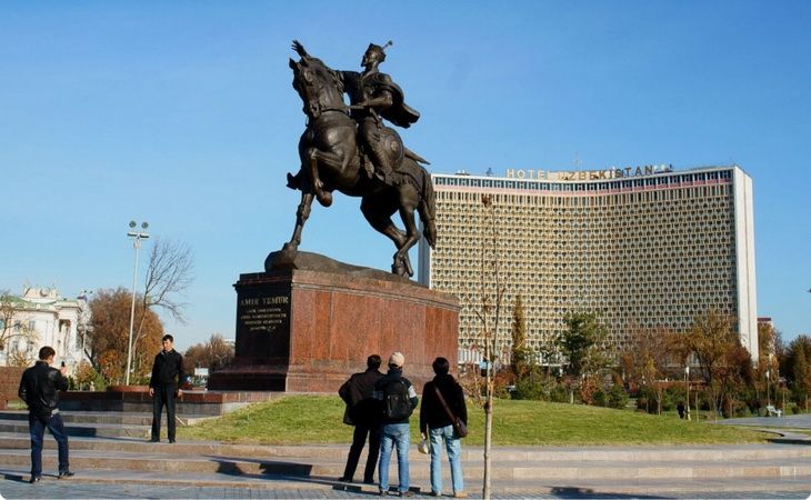 Высокие цены на авиабилеты мешают росту туризма в Узбекистане: перспективы и решения для путешественников