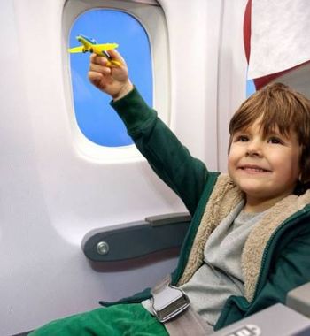 Якка саёҳат қилаётган кичик йўловчилар учун авиакомпаниялар хизматлари