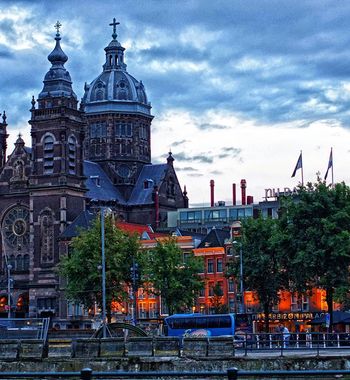 Ҳар томонлама Амстердам