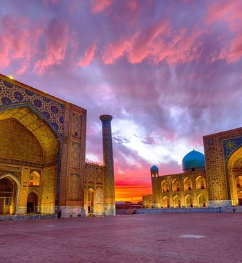 Самарқанднинг диққатга сазовор жойлари - Регистон