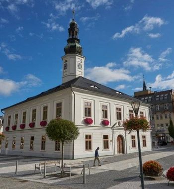 Есеникда даволаш ва саломатликка йўналтирилган ҳамда тоғда чанғичилик билан дам олиш