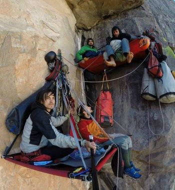 Альпинизм — мерҳомсиз ва шафқатсиз, лекин кўпчилик севадиган дам олиш тури.