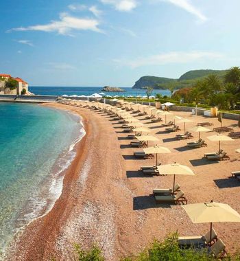 Черногорияда ажойиб пляжли дам олиш