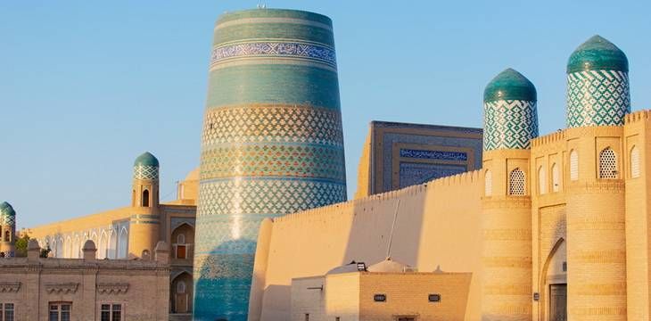 Минарет Кальта-Минор в Хиве — история, экскурсии, цены и режим работы (2026)