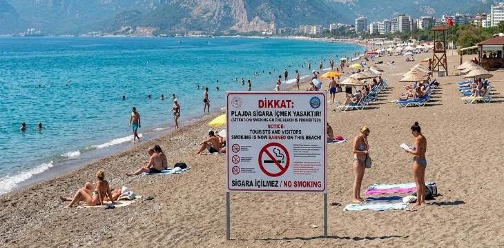 На пляжах Анталии запретили курение: что важно знать туристам из Узбекистана в 2026 году На пляжах Анталии запретили курение: что важно знать туристам из Узбекистана в 2026 году