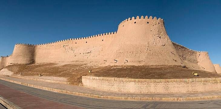 Ичан-Кала в Хиве: что посмотреть, цены на экскурсии и режим работы (полный гид 2026)