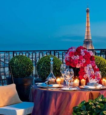 Парижда дам олиш — нурлар, муҳаббат ва тарих шаҳри