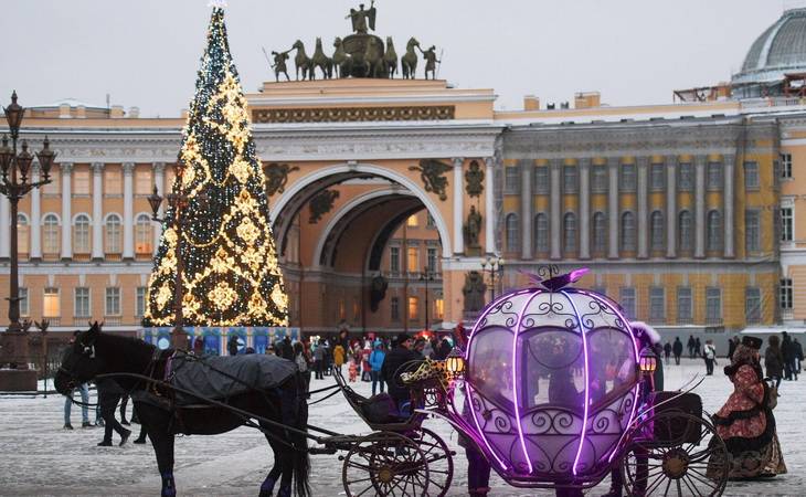 Новогодняя прогулка по Петербургу