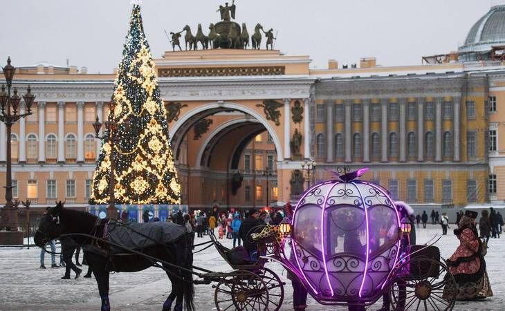 Новогодняя прогулка по Петербургу