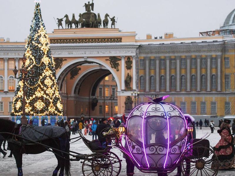 Новогодняя прогулка по Петербургу